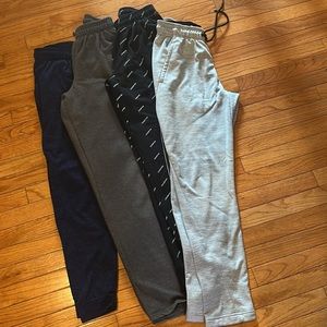 Men sweat pants lot size small